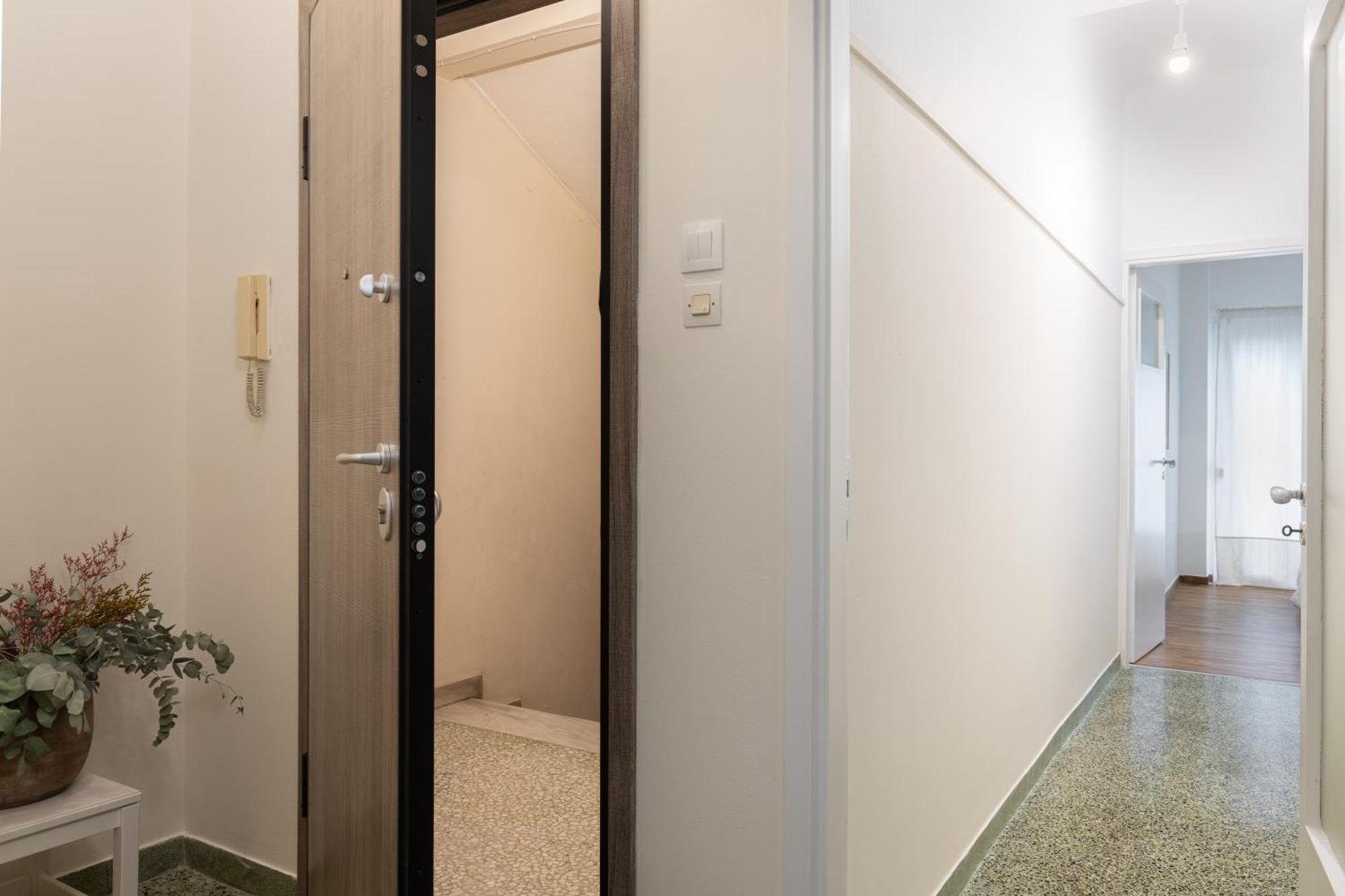 Lovely Apartment In Exarcheia Athens Luaran gambar